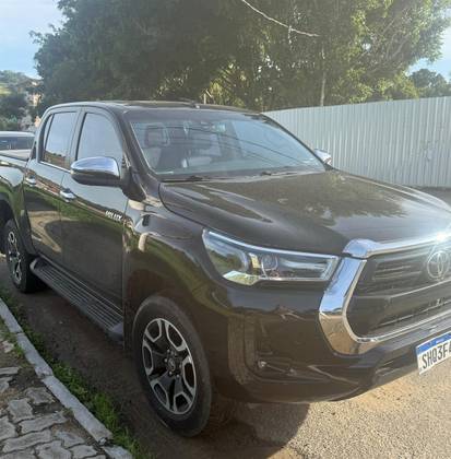TOYOTA HILUX 2.8 D-4D TURBO DIESEL CD SRX 4X4 AUTOMÁTICO